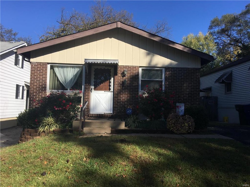 A short stroll to Lindenwood Park