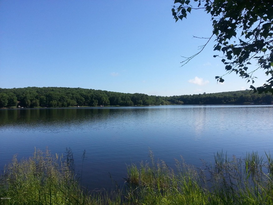 226 Fawn Lake Dr, Lackawaxen Township, PA 18428 - photo 1