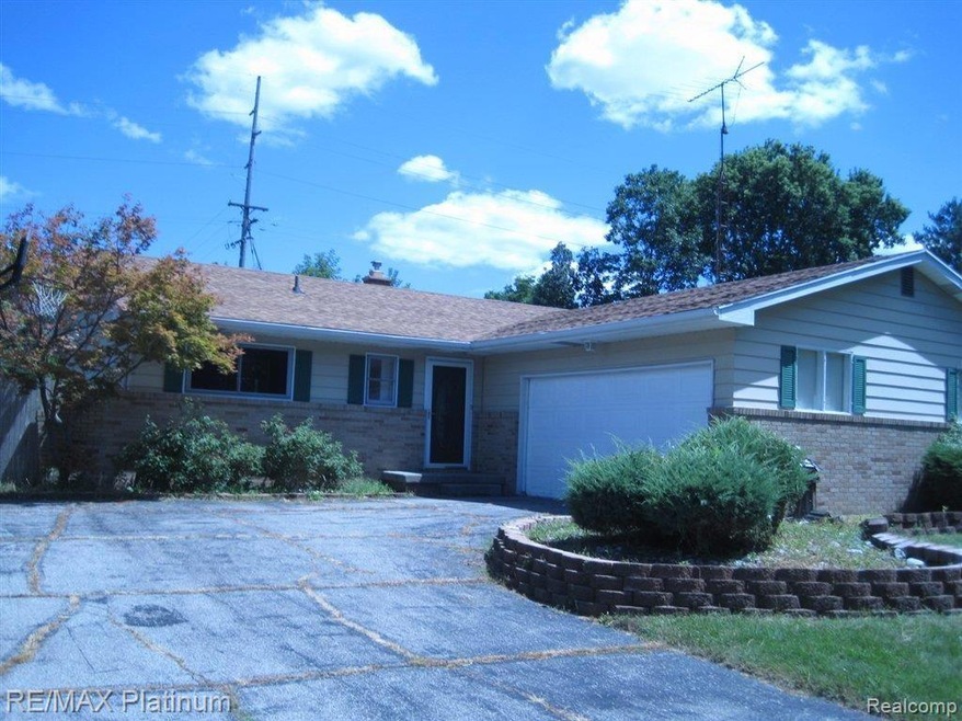 3391 Hammerberg Rd, Flint, MI 48507 - photo 1