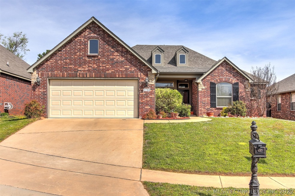 2744 W Quinton St, Broken Arrow, OK 74011 - photo 1