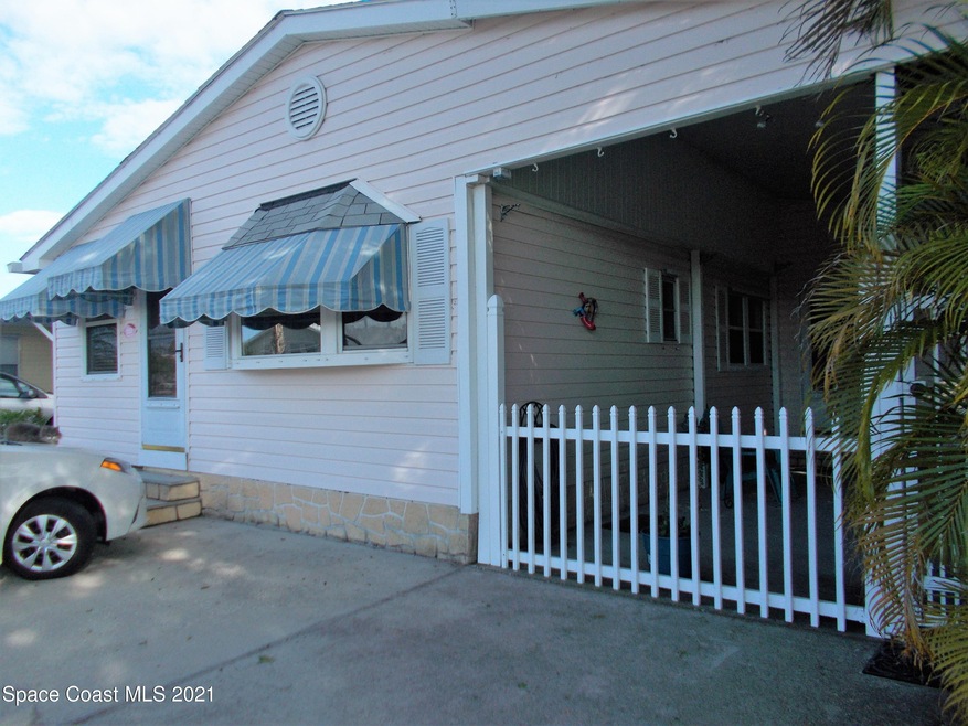 920 Laurel Cir, Sebastian, FL 32976 - photo 1