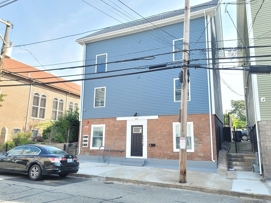 527 Charles St unit 2, Providence, RI 02904 - photo 1