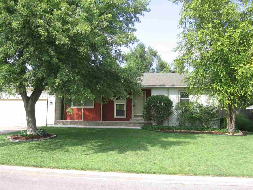 212 N Queen St, Maize, KS 67101 - photo 1