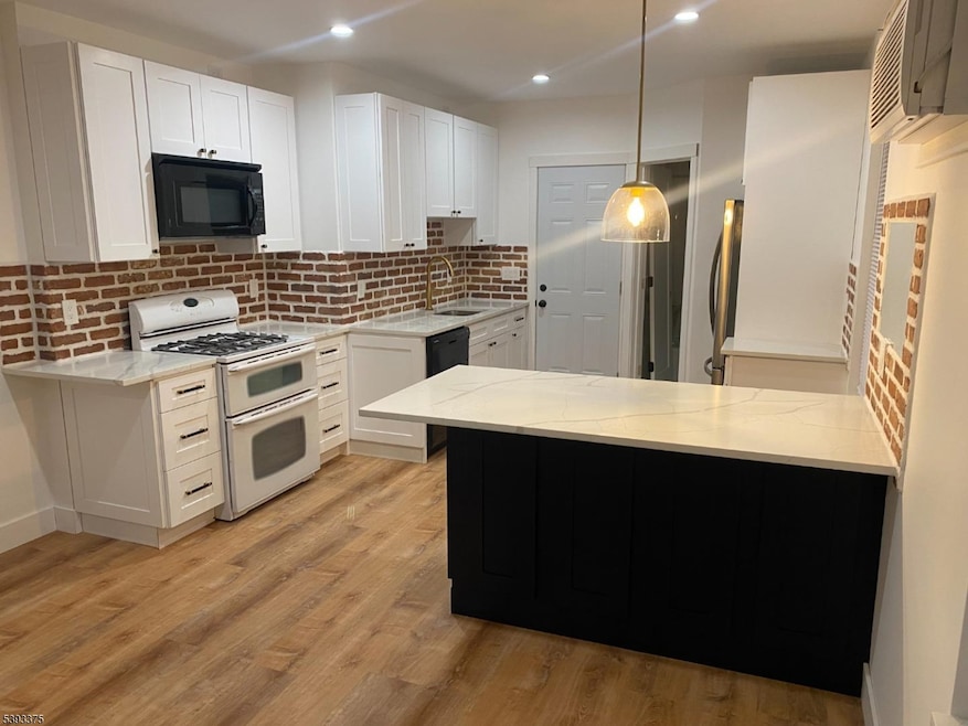 For Rent $2,400/month