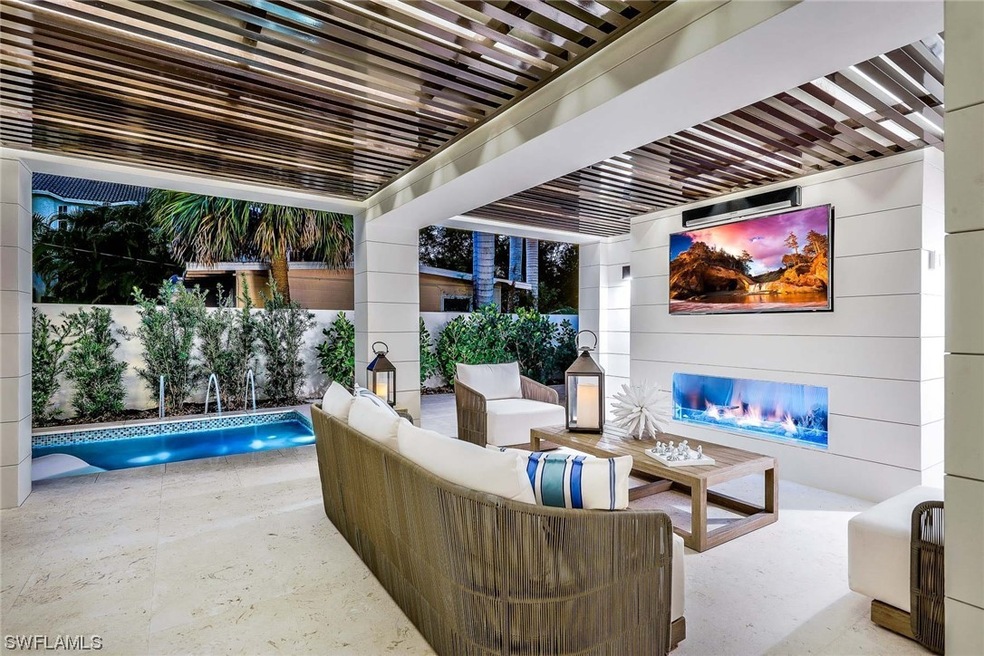 920 9th St S, Naples, FL 34102 - photo 1