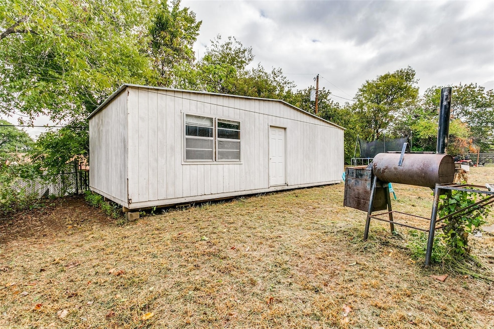 1313 Bryan Ct, Bedford, TX 76022 - photo 1