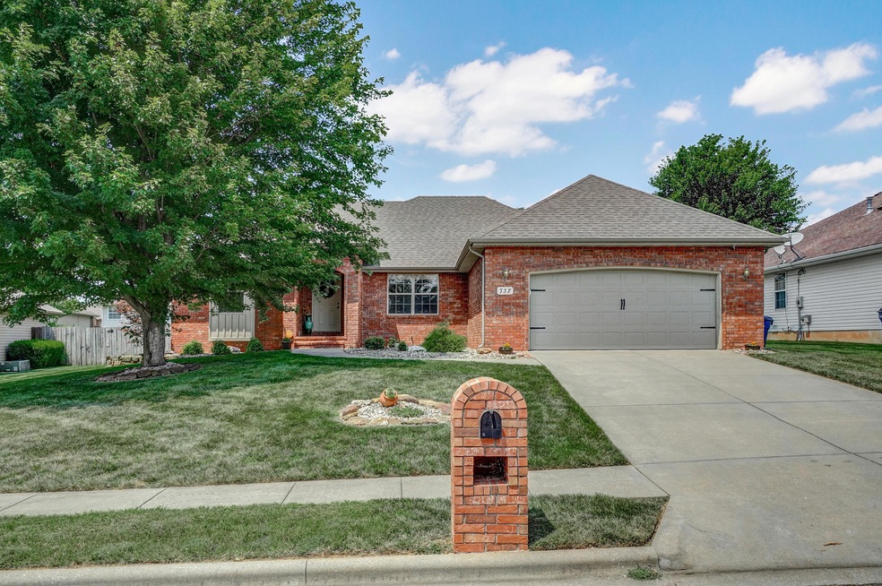 737 N Taylor Way-1
