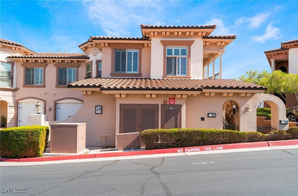 Mediterranean / spanish-style house featuring stuc