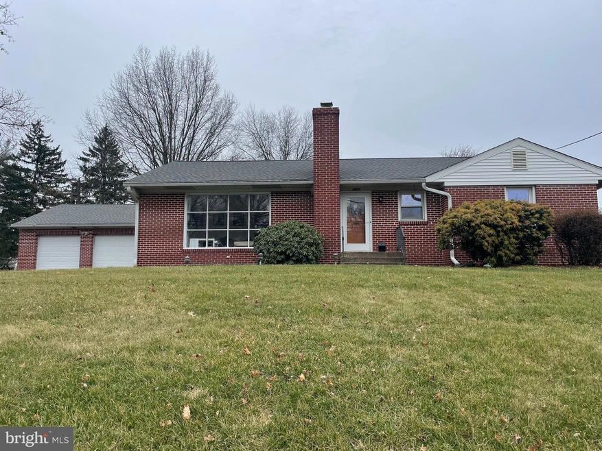 1021 N 5th St, Perkasie, PA 18944 - photo 1