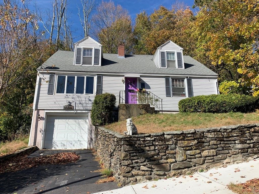 18 Vesper St, Worcester, MA 01602 - photo 1