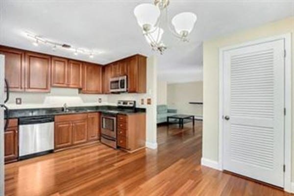 2510 Skyline Dr unit 11, Lowell, MA 01854 - photo 1