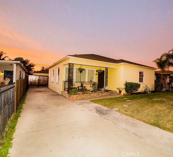 2976 Oakwood Ave, Lynwood, CA 90262 - photo 1