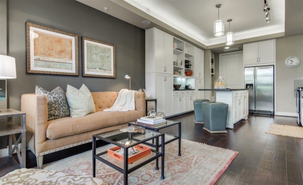 2303 Mid Ln unit 214, Houston, TX 77027 - photo 1