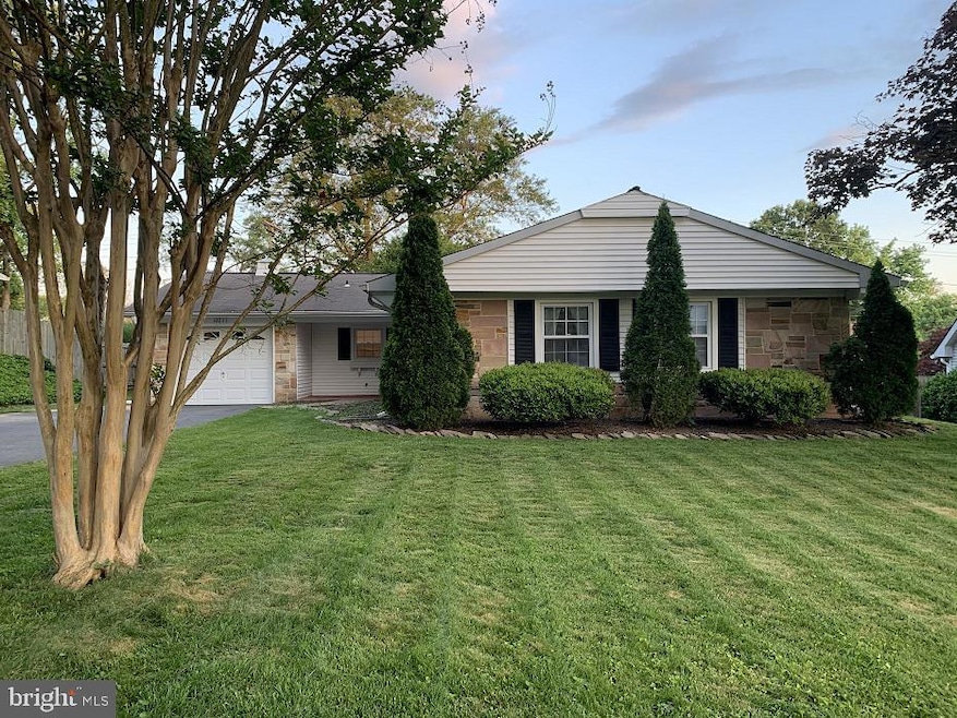 12211 Maycheck Ln, Bowie, MD 20715 - photo 1