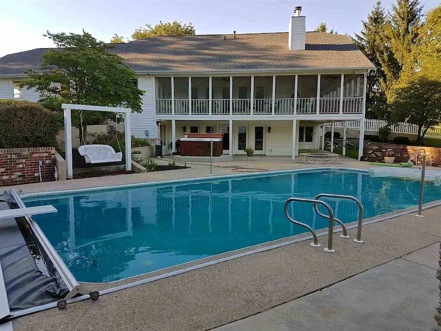 4 to 10 ft deep. Pool has liner, heater and lockin