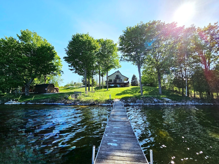 For Sale $649,900 • Co-Listing Agent