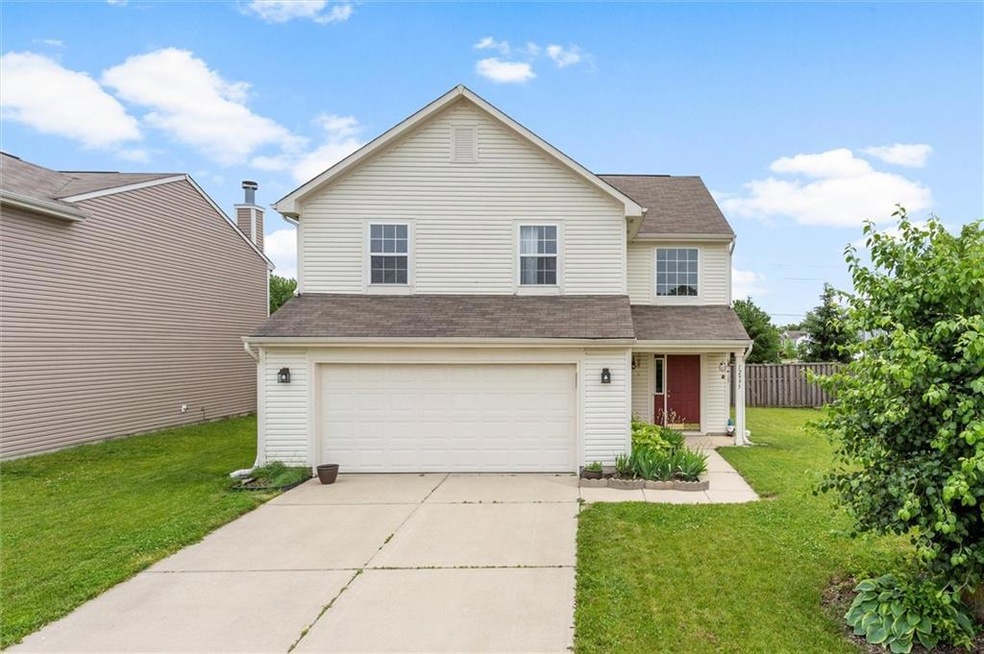 12995 Quarterback Ln, Fishers, IN 46037 - photo 1