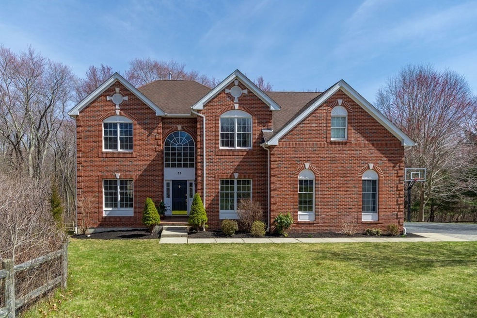 37 Whitehall Way, Bellingham, MA 02019 - photo 1