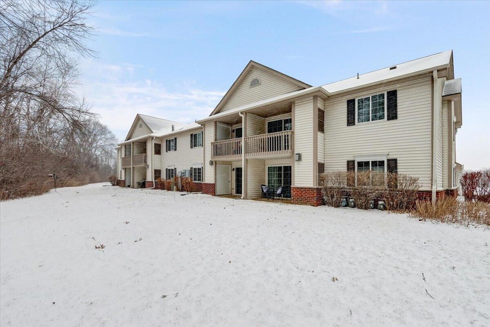 31-Pewaukee Rd-031