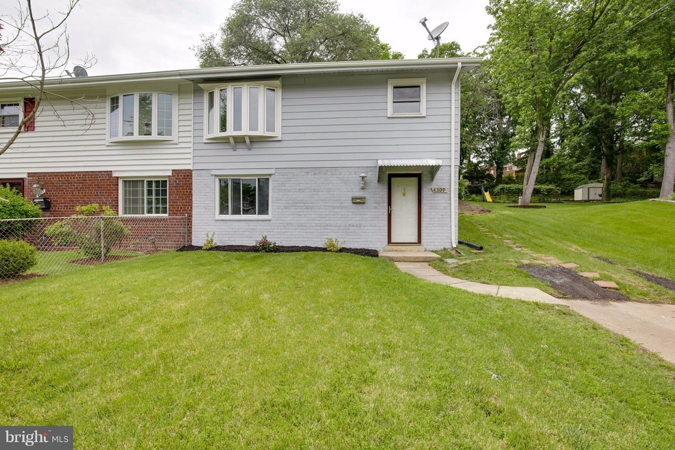 4309 Lyons St, Temple Hills, MD 20748 - photo 1