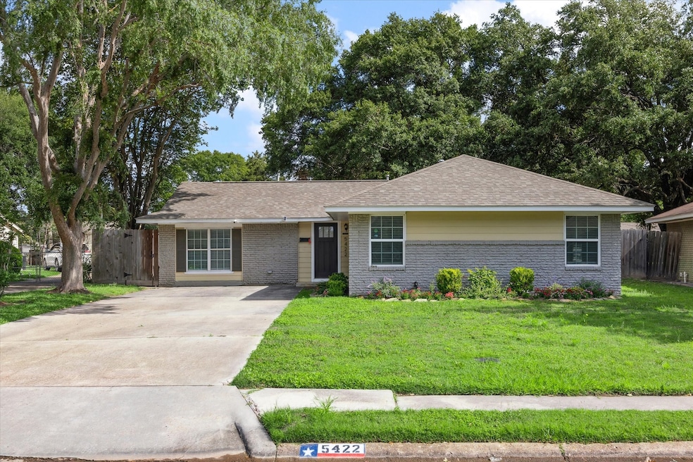 5422 Nina Lee Ln, Houston, TX 77092 - photo 1