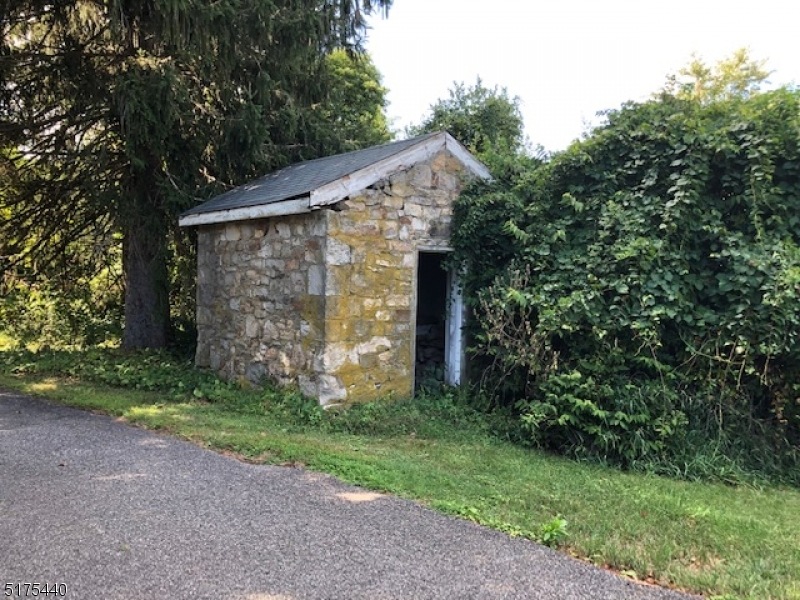 185 White Bridge Rd, Franklin Twp., NJ 08867 - photo 1