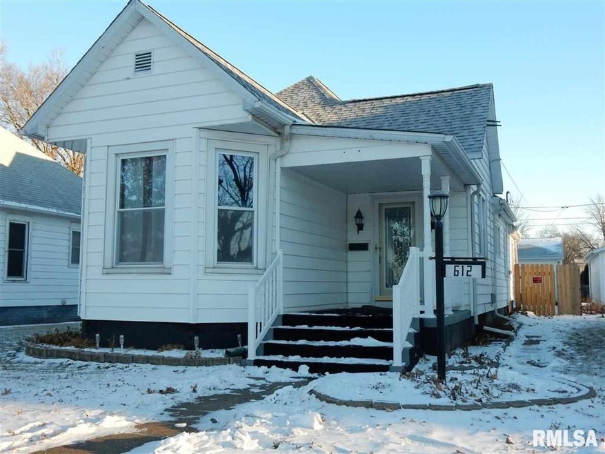 612 Wyatt Ave, Lincoln, IL 62656 - photo 1