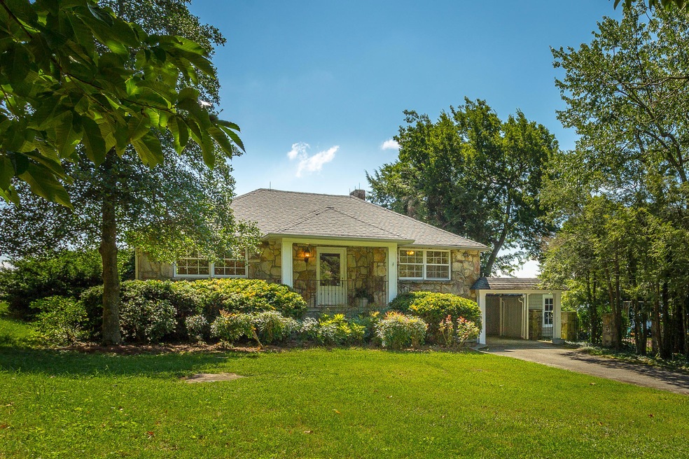 209 E Brow Road-55