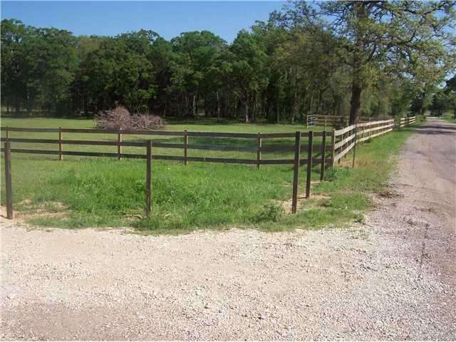 Land : West corner and CR 457 (Milam Co.) frontage