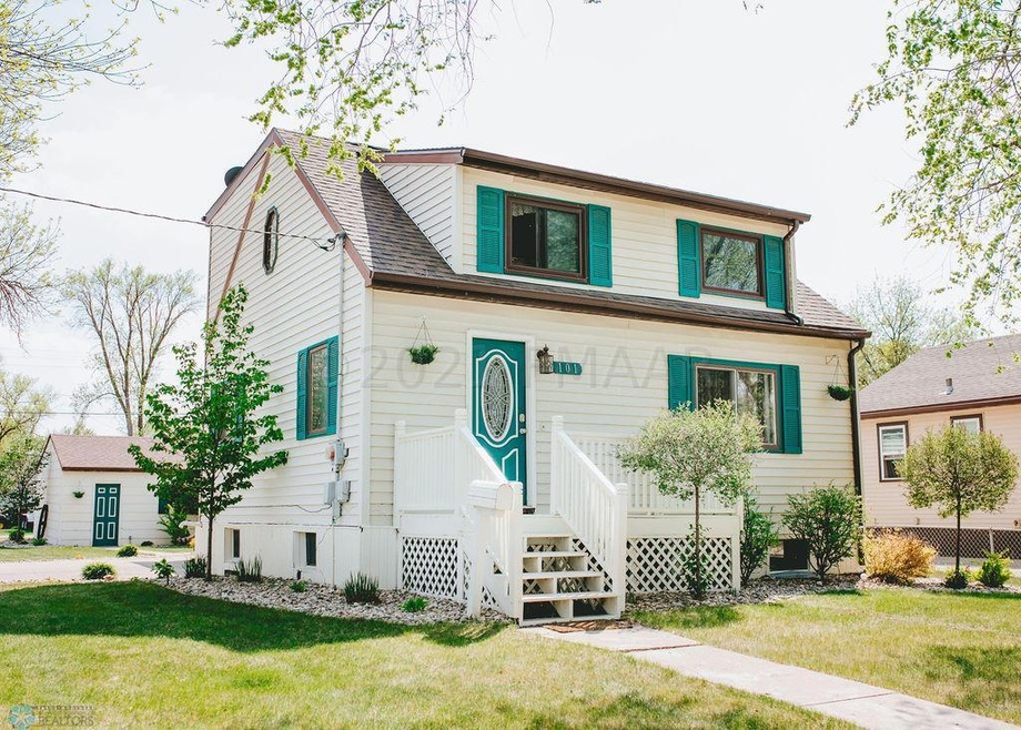 (1) Front House