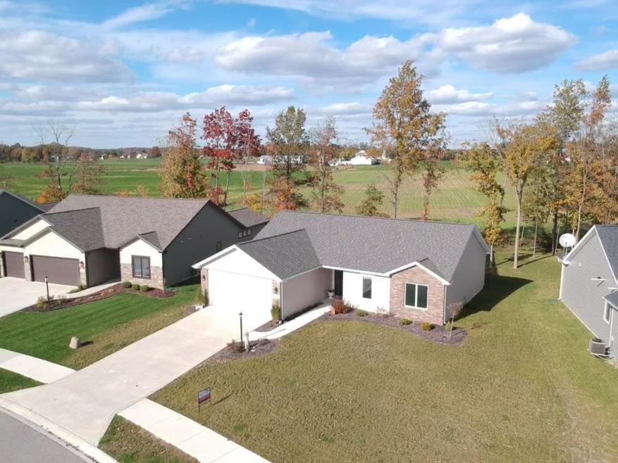 13662 Saddle Creek Ln, Grabill, IN 46741 - photo 1