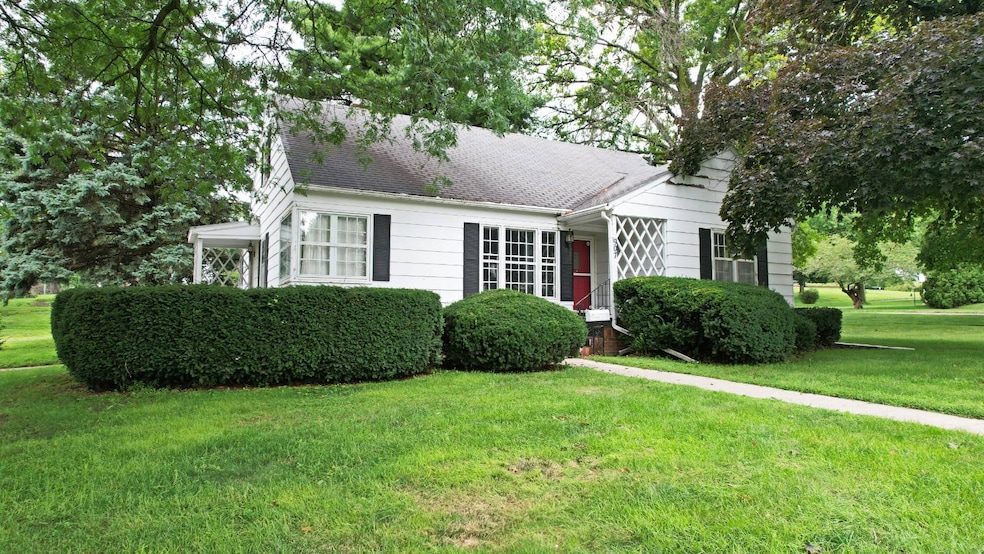 907 Nodaway St, Corning, IA 50841 - photo 1