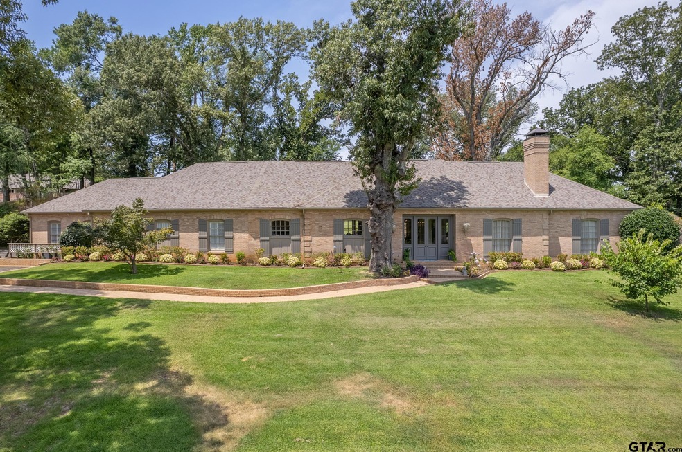 839 Colonial Dr, Tyler, TX 75701 - photo 1