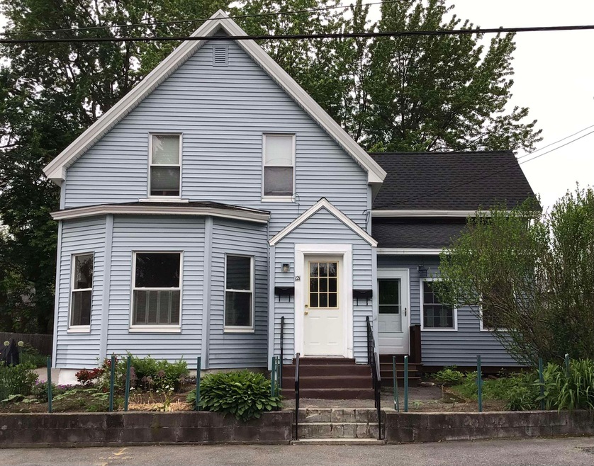 121 Rosedale Ave unit 2nd floor, Manchester, NH 03103 - photo 1