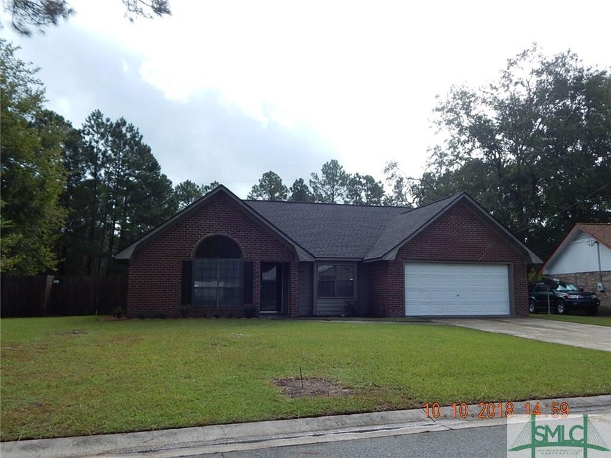 Home Sweet Home with large front yard, ready for h