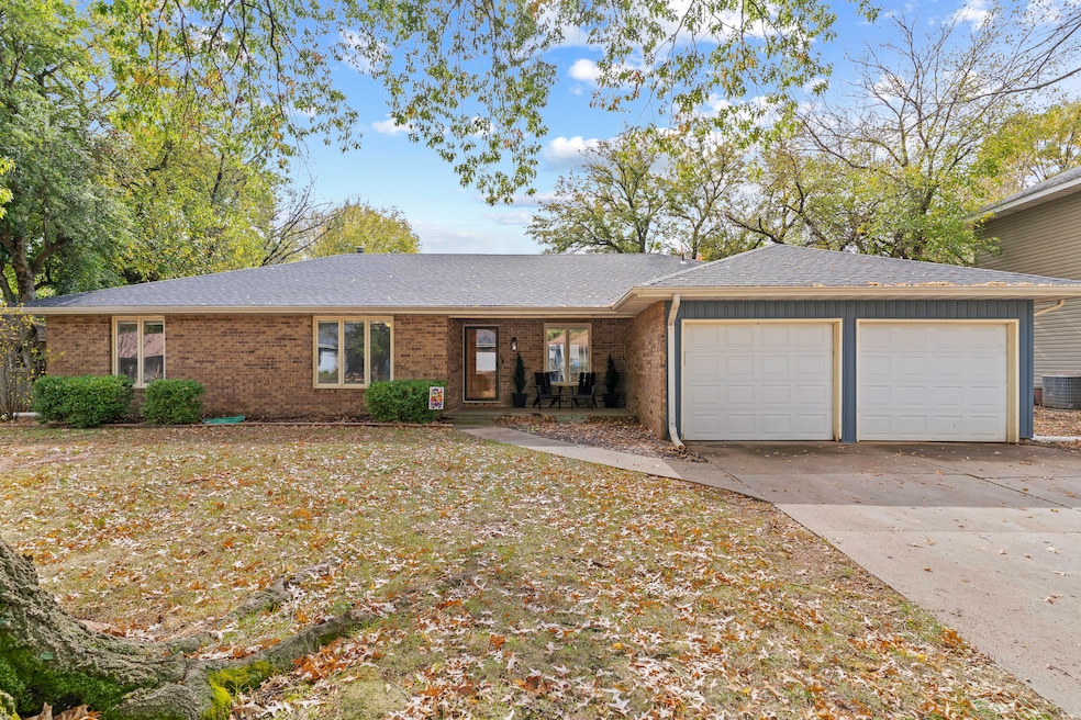 1528 E Hanover