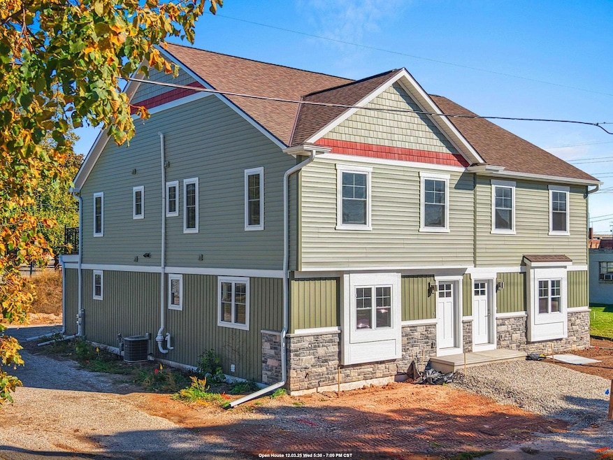 422 4th St, Green Bay, WI 54304 - photo 1