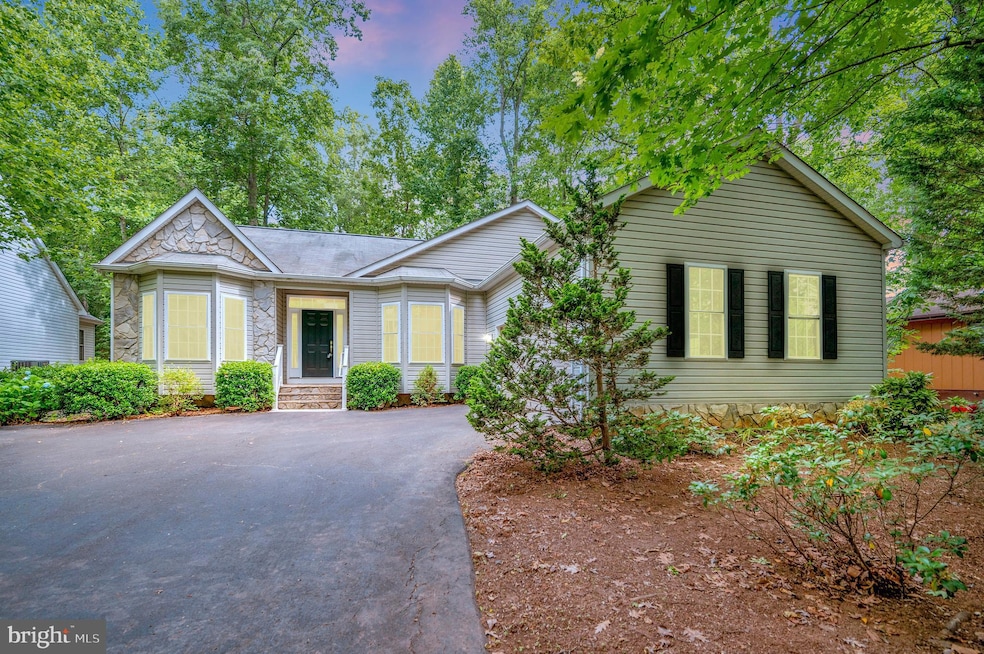 143 Harrison Cir, Locust Grove, VA 22508 - photo 1