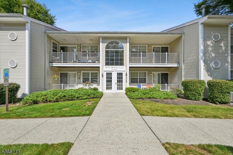 Pending $299,000 • Co-Listing Agent