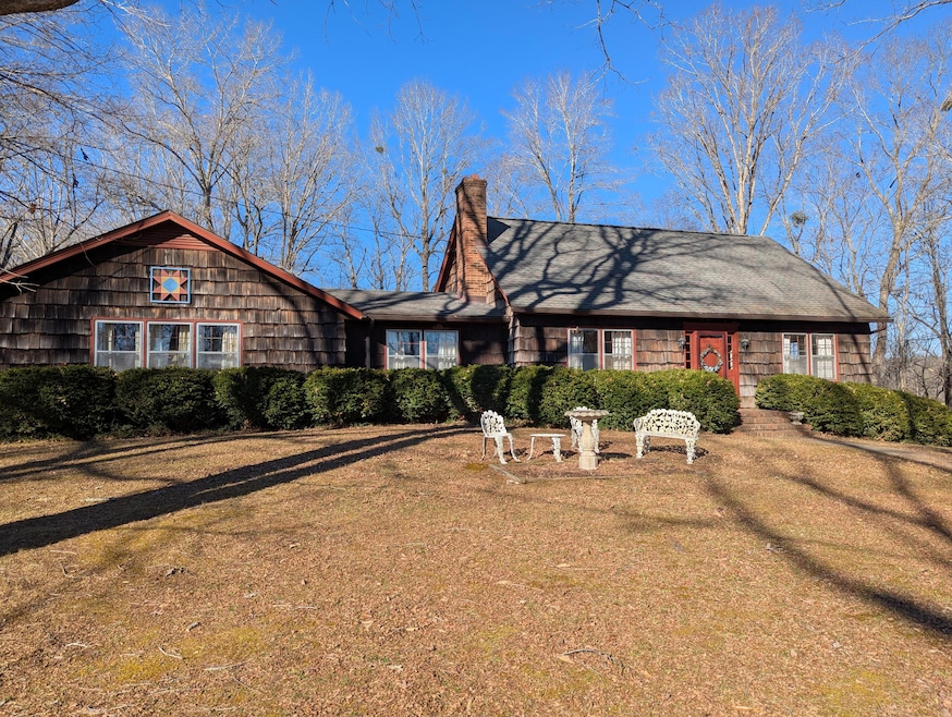 1115 Robin Ridge Rd, Rocky Mount, VA 24151 - photo 1