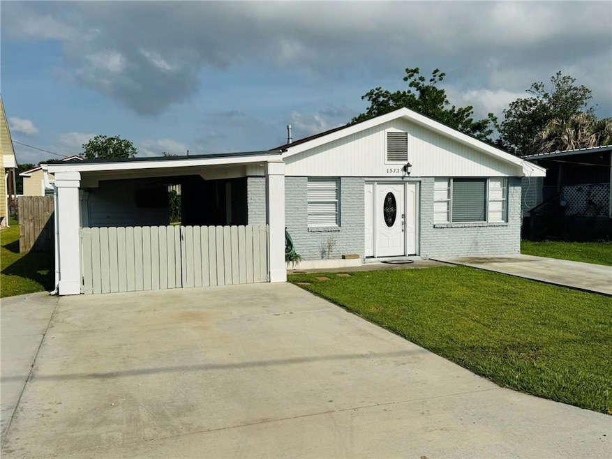1523 West Dr, Westwego, LA 70094 - photo 1