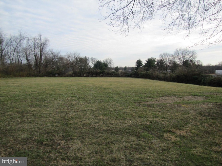 425 Ridge Rd, Dayton, NJ 08810 - photo 1