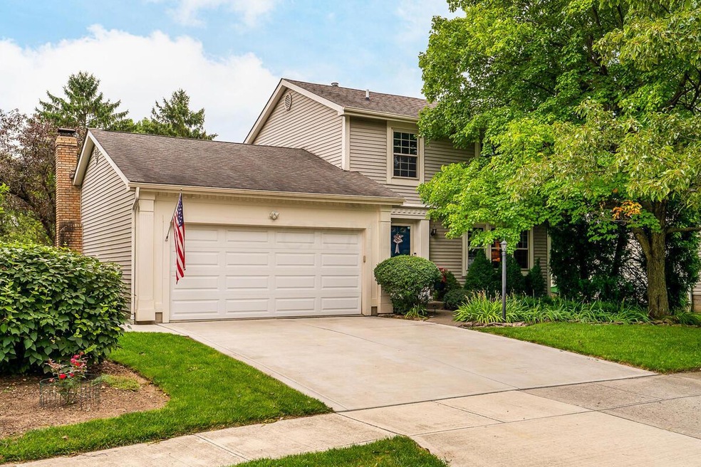 2472 Dunstan Dr, Columbus, OH 43235 - photo 1