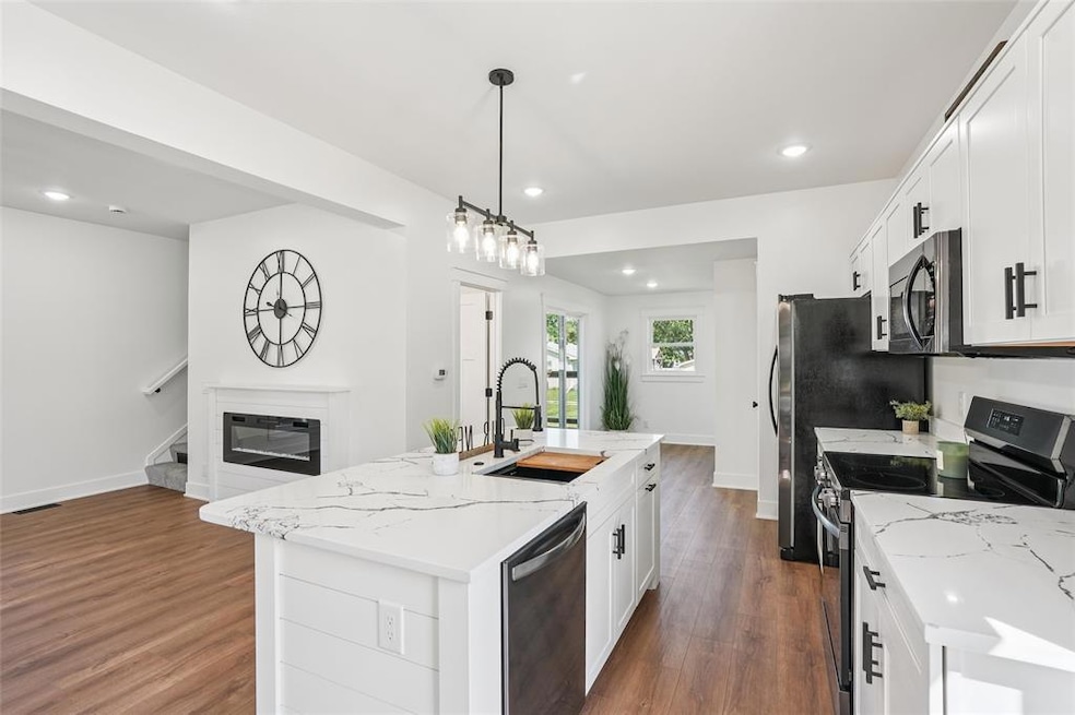 215 W Buchanan St, Winterset, IA 50273 - photo 1