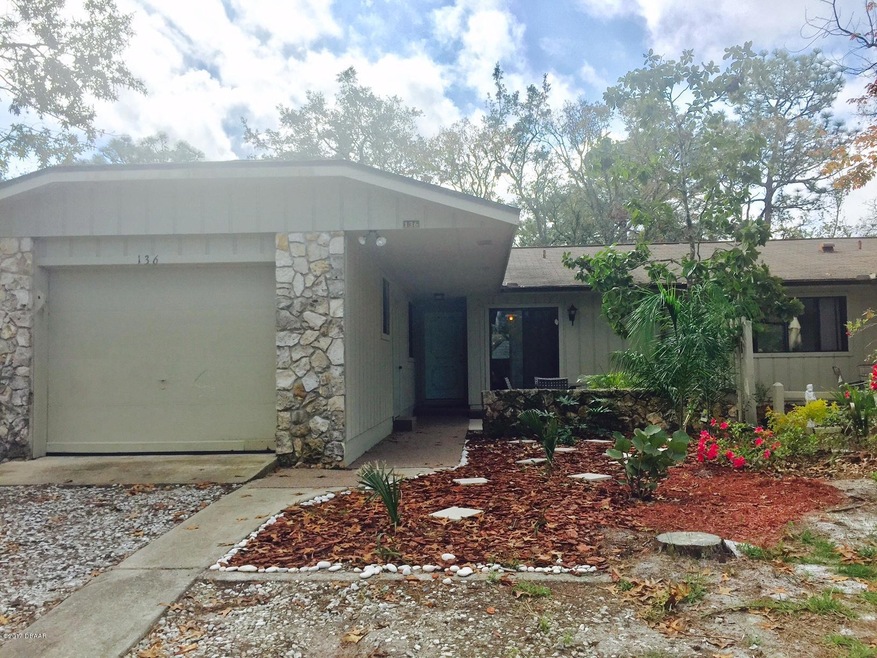 136 Magnolia Loop