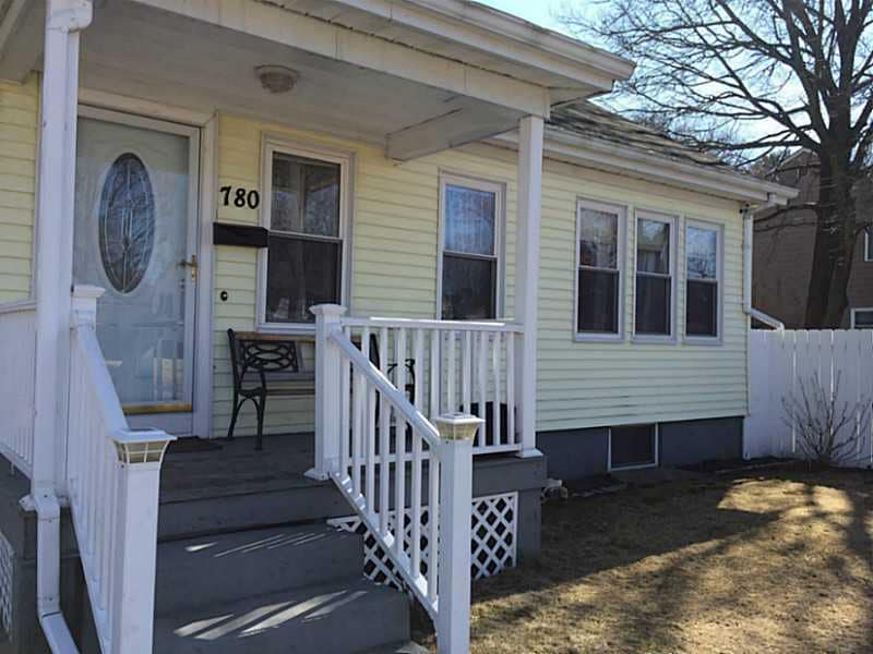 780 Church Ave, Warwick, RI 02889 - photo 1