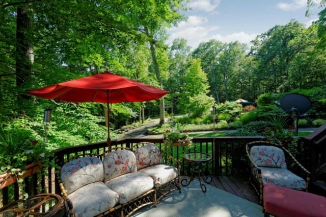 The Beauty of the Property is Difficult to put int