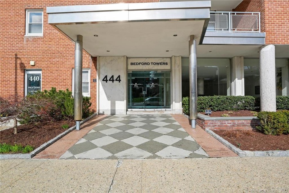 Bedford Towers Condominium unit 5D, Stamford, CT 06901 - photo 1