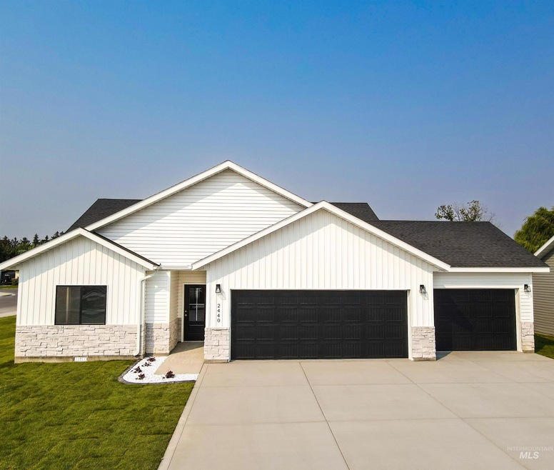 2440 Dorchester Ave, Burley, ID 83318 - photo 1