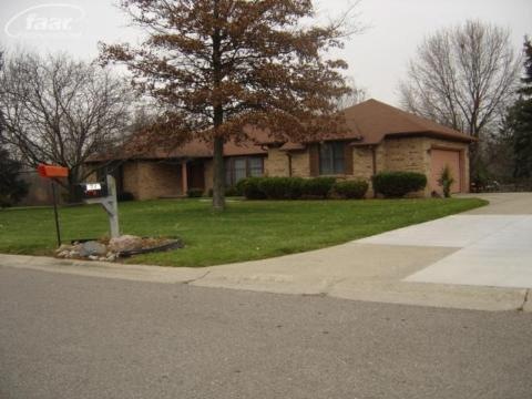 1225 Old Timber Trail, Flint, MI 48532 - photo 1